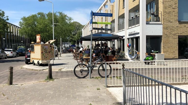 Ook in Eindhoven zijn de terrassen weer open. (Foto: Rebecca Seunis)