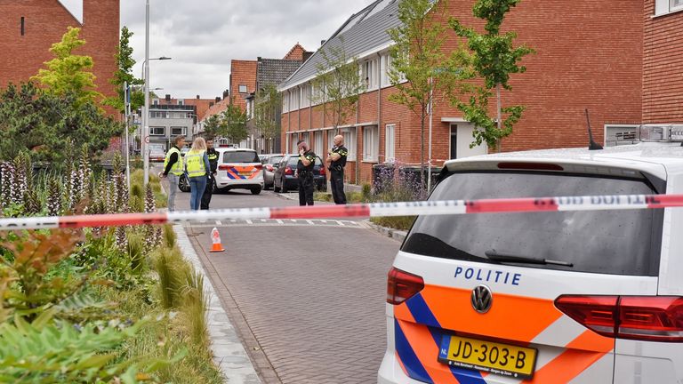 De politie doet onderzoek. (Foto: Toby de Kort / SQ Vision)