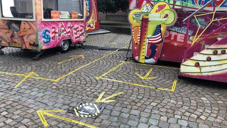 Eenrichtingsverkeer op de kermis (foto: Imke van de Laar)