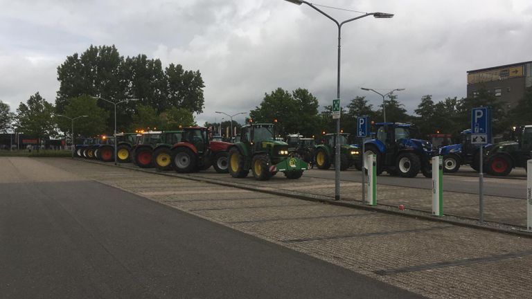 Flink wat boeren verzamelden zich (foto: Kevin Buijs).
