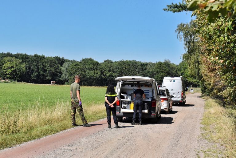 Het explosief werd vervoerd naar een buitengebied bij Tilburg Noord. Foto: Toby de Kort/SQ Vision.