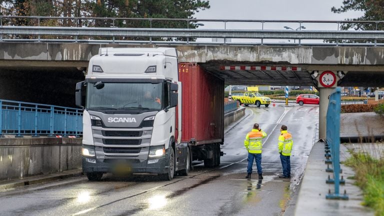 De weg is afgezet (foto: Iwan van Dun/SQ Vision).