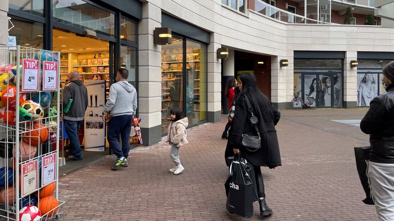 Drukte bij de Arena in Den Bosch (foto: Bart Meesters / SQ Vision)