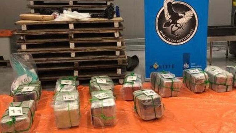 Vergelijkbare drugspakketten, Rotterdam december 2020 (Foto: HARC-team)