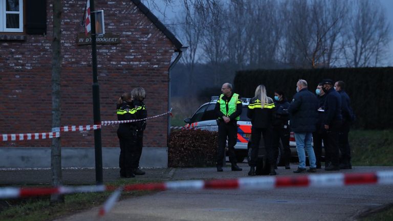 De forensische opsporing doet onderzoek (foto: SQ Vision).