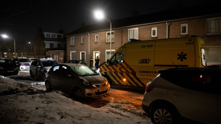 Het slachtoffer is in een ambulance naar een ziekenhuis gebracht (foto: Christian Traets/SQ Vision).