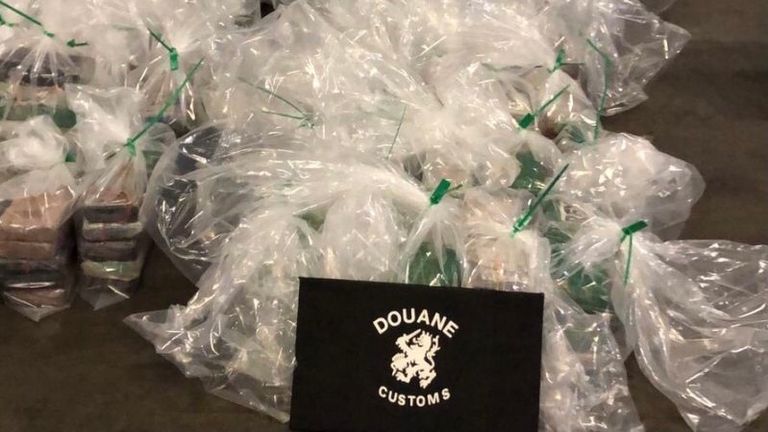 Een deel van de partij drugs (foto: belastingdienst/douane) 