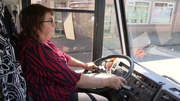 De laatste kilometers in de rijdende winkel van Tonny (foto: Noël van Hooft)