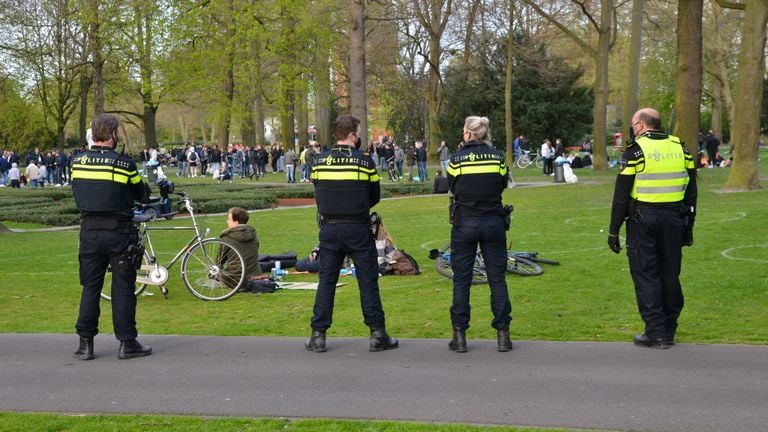 Drukte in Valkenbergpark (foto: Perry Roovers/SQ Vision).