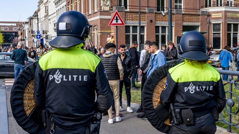 Noodverordening in Breda, iedereen moet vertrekken (foto: SQ Vision).