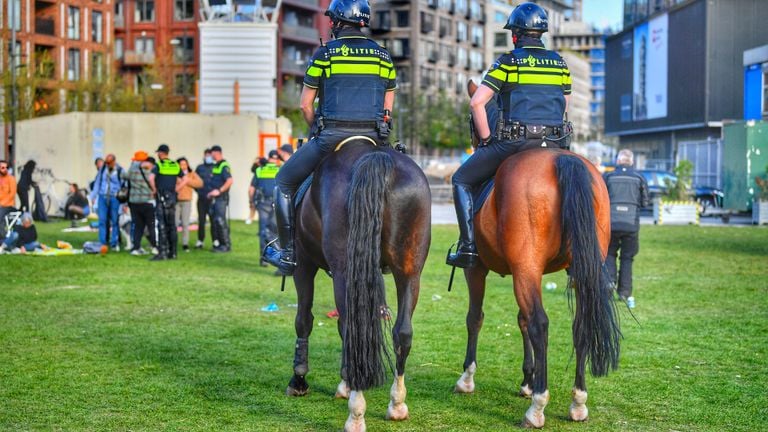 Het Ketelhuisplein in Eindhoven werd leeg geveegd (foto: Rico Vogels/SQ Vision). 