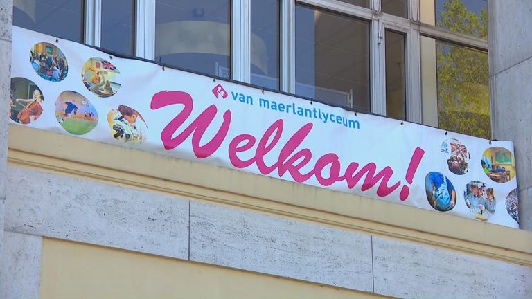 Het Van Maerlantlyceum in Eindhoven ging afgelopen maandag alweer helemaal open.