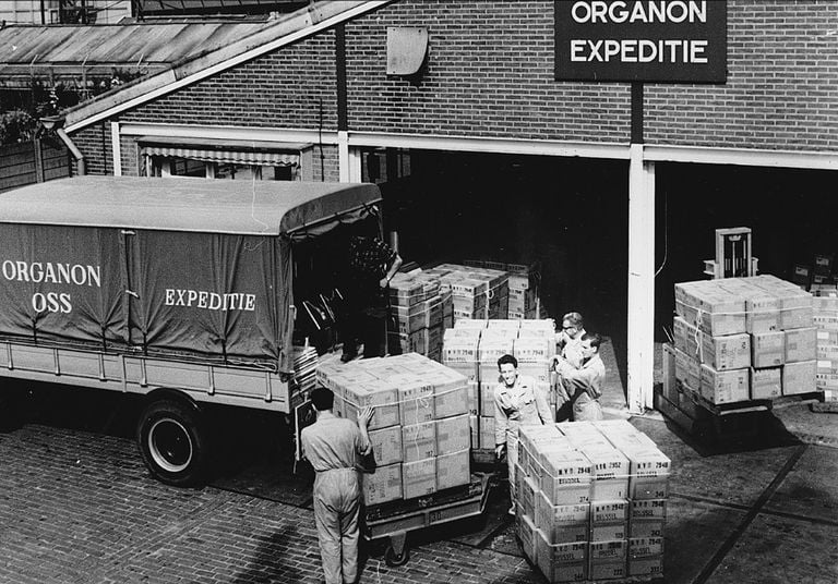 In het begin van de 20e eeuw pronkte Organon al op de gevel (foto: Organon). 