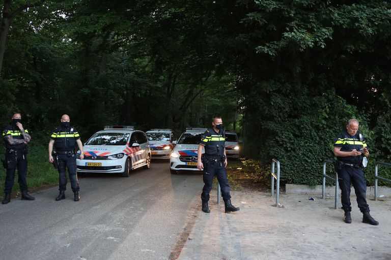 De politie was donderdagavond op de been bij de Oosterplas (foto: SQ Vision).