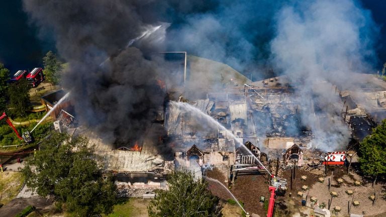 Van het gebouw bleef niets meer over (foto: Rob Engelaar).