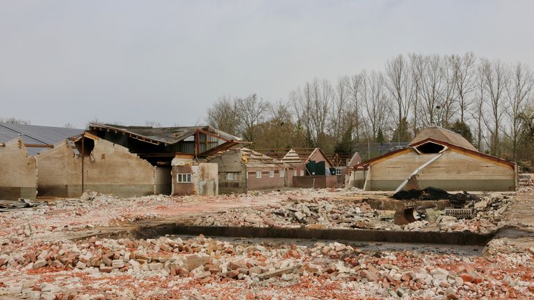 Een groot deel van de stallen is gesloopt (foto: Lobke Kapteijns).