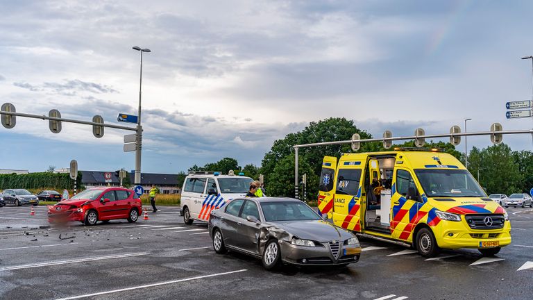 Het eerste ongeluk dat gebeurde op de kruising (foto: Jack Brekelmans/SQ Vision).