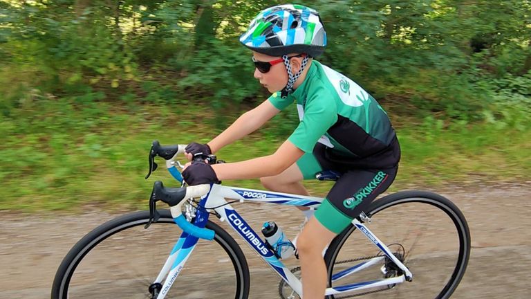 Mats is al wekenlang in training om de tocht naar Almere straks succesvol af te leggen. 