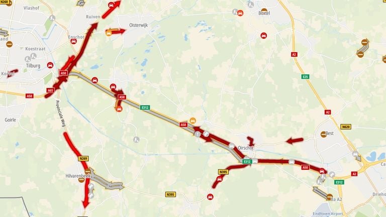 16.50 uur: De afsluiting van de A58 zorgt voor een verkeersinfarct. 