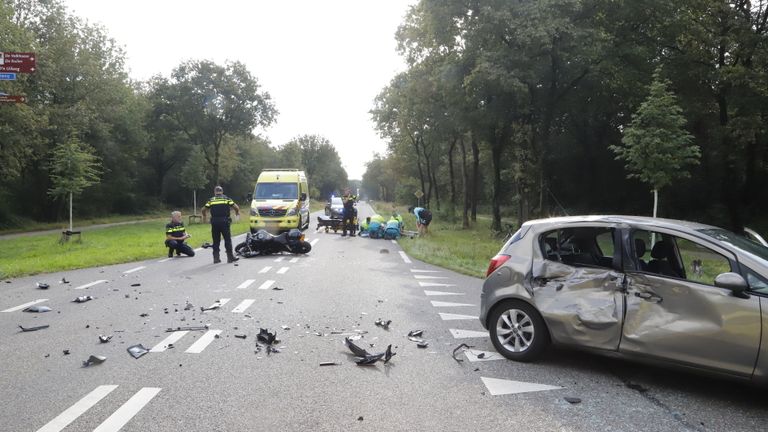 Het ongeluk in Mill gebeurde rond elf uur zondagochtend (foto: SK-Media).