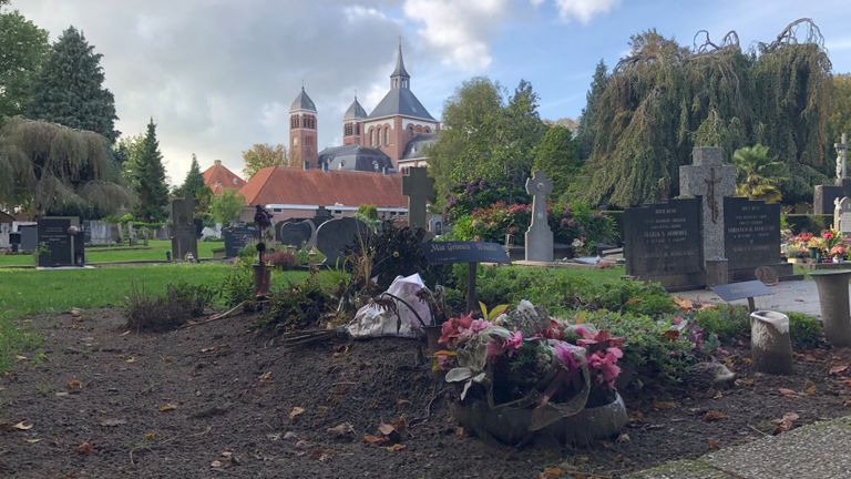 Het graf van Chris en Mia in Halsteren (foto: Omroep Brabant) 