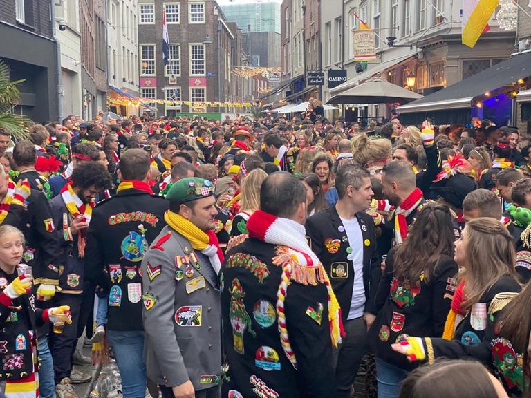 Drukte in de Karrestraat in Den Bosch (Foto: Jan Peels)