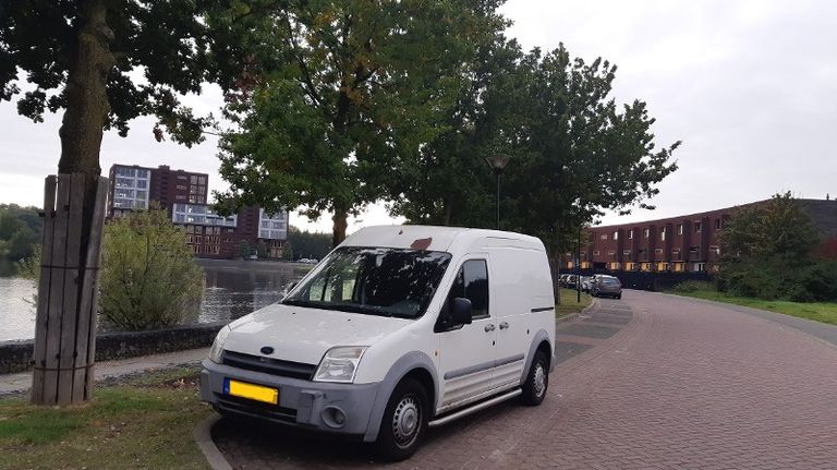 De lokbus van de poiltie (foto: politie).