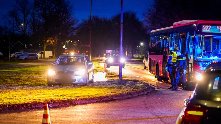 Ook ander verkeer had last van het ongeluk (foto: SQ Vision).