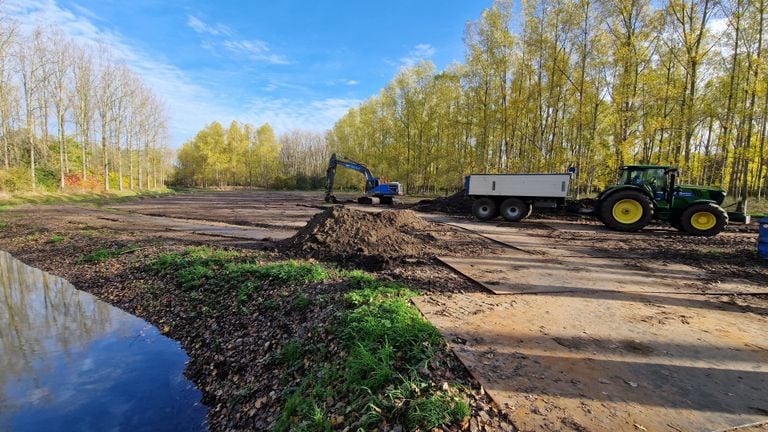 Een van de plekken in het Wijboschbroek waar gewerkt wordt. Links zie je de Steegsche Loop (foto: Tom Berkers).