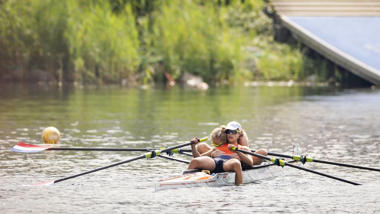 De Nederlandse roeisters waren flink vermoeid na de race 