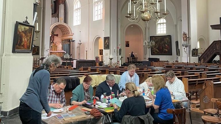 Bordjes maken in de St Cathrien in Den Bosch (foto: Verhalis) 