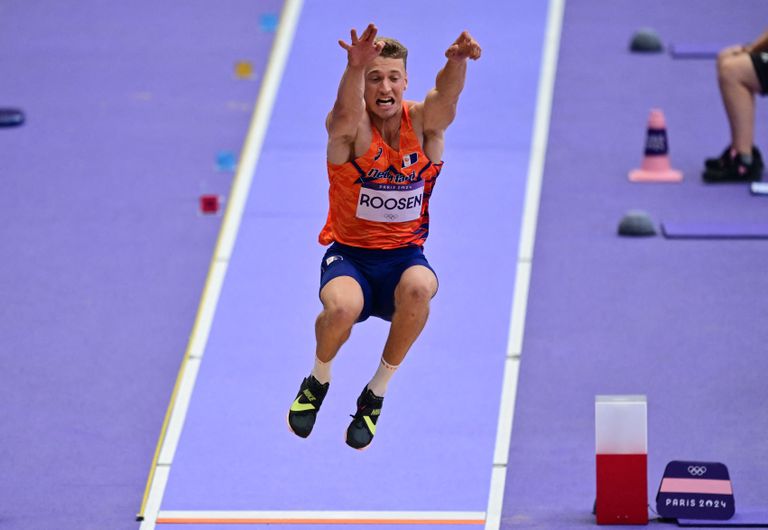 Sven Roosen in actie op het onderdeel verspringen (foto: ANP 2024/Martin Bernetti AFP).