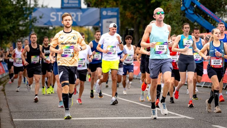 Deelnemers aan de ASML Marathon Eindhoven (foto: Marcel van Dorst, Eye4images).