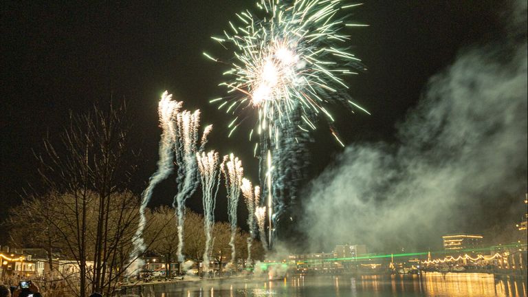 Vuurwerk bij de Piushaven in Tilburg (foto: Harold Spierenburg).