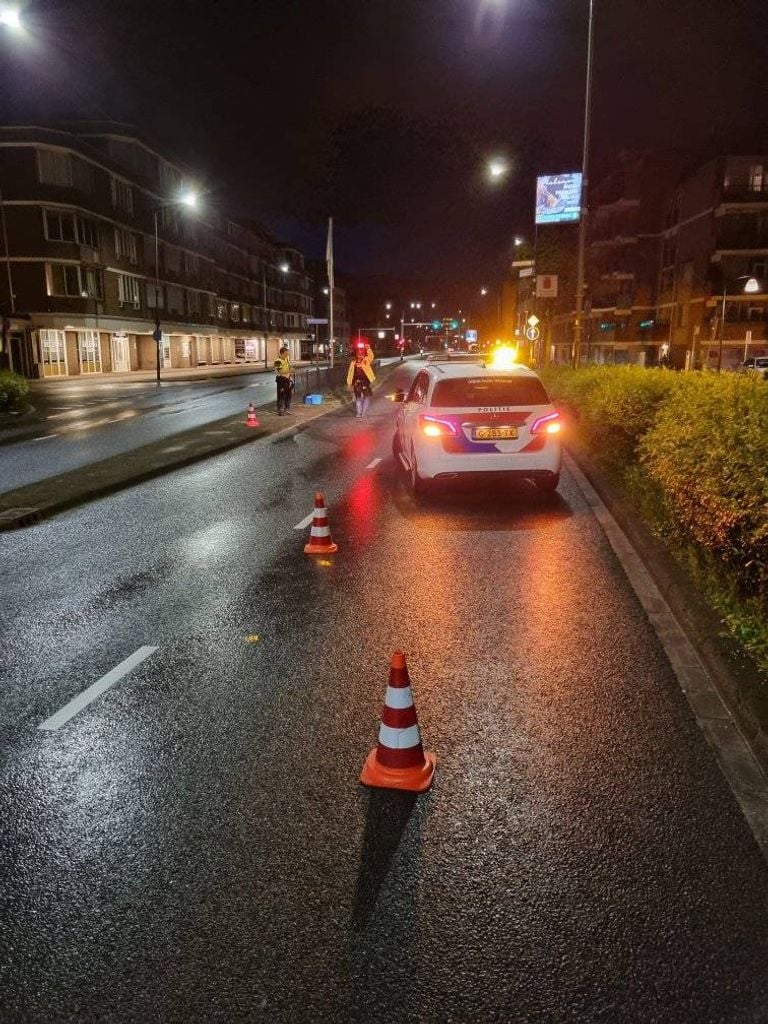 Politiecontrole op de Kasteel-Traverse in Helmond (foto: Facebook politie Helmond).