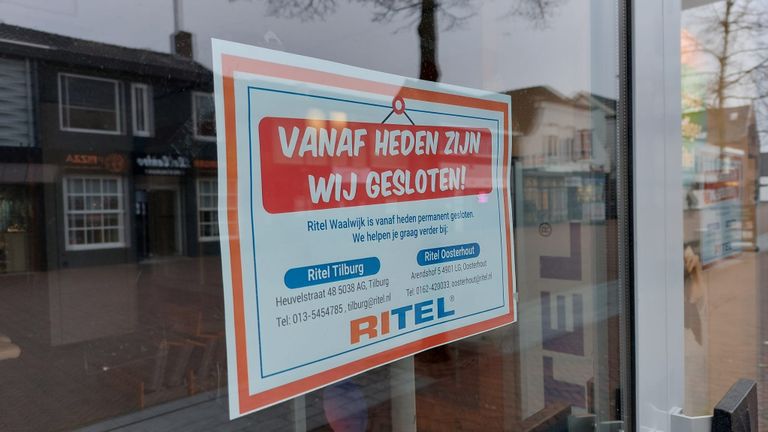 Telefoonwinkel Ritel in Waalwijk is permanent gesloten (foto: Tom Berkers)