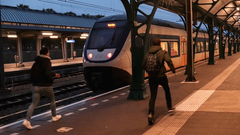 Rennen om de trein te halen (foto: Corrado Francke).