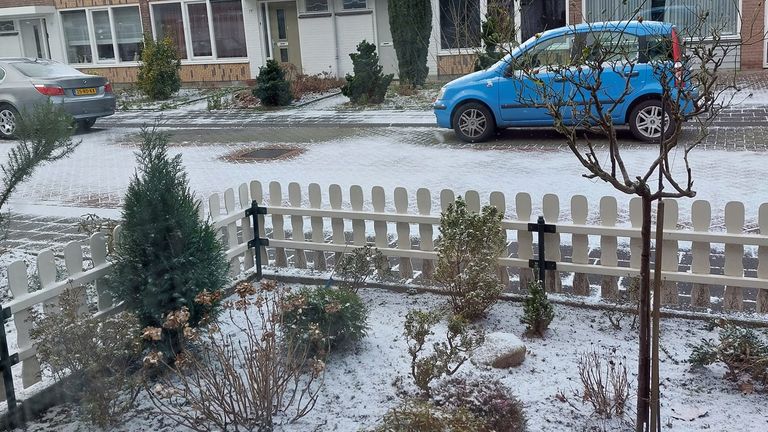 In Deurne sneeuwde het een groot deel van de ochtend (foto: Diny Stevens).