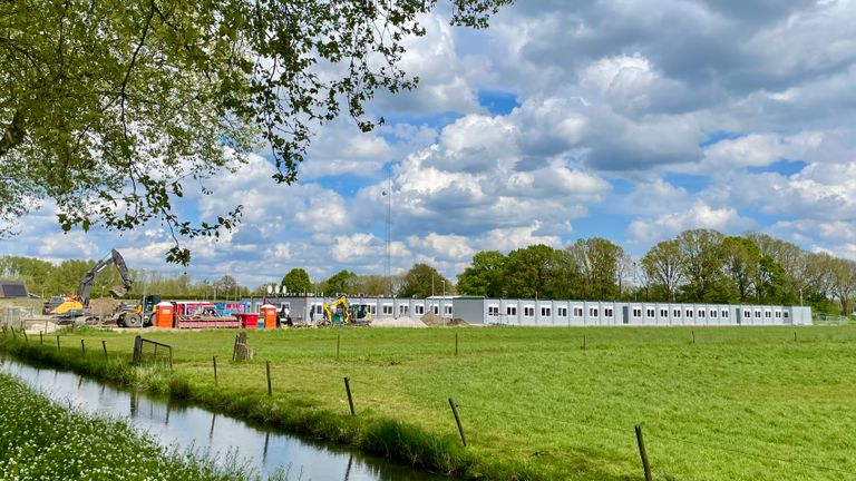 De tijdelijke opvanglocatie aan de rand van Druten (foto: Erik Peeters).