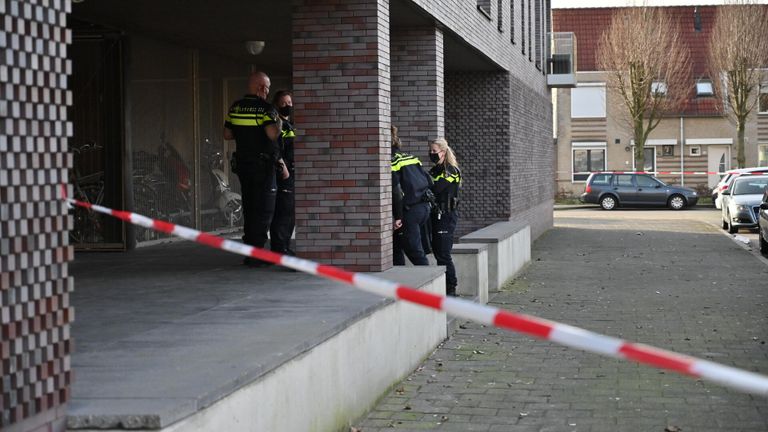 De politie doet onderzoek (foto: Tom van der Put/SQ Vision).