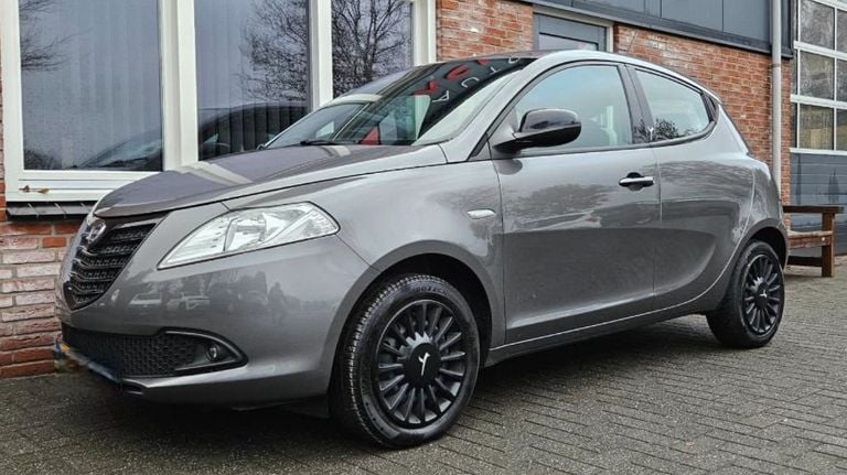 De Lancia Ypsilon van de vrienden