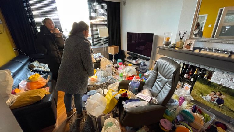 Geen leeg stukje vloer is nog te vinden (foto: Omroep Brabant).