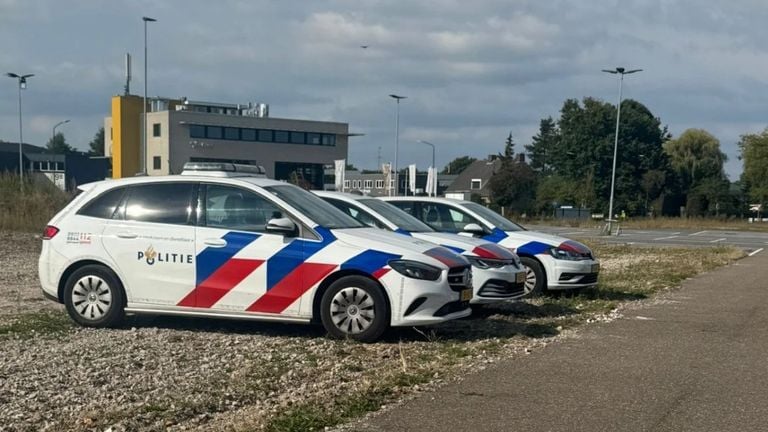 Een aantal van de ingezette politiewagens (foto: Wijkagenten Eersel Instagram).
