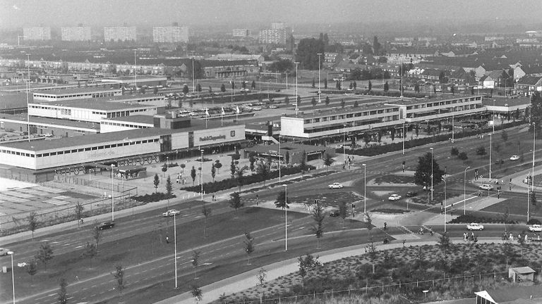 Het winkelcentrum van boven in 1973 (foto: Eindhoven in Beeld)