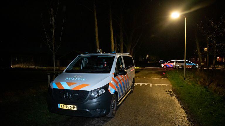 Politie doet onderzoek (foto: Christian Traets/SQ Vision Mediaprodukties).