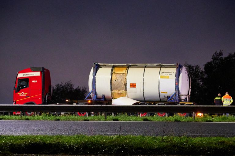 De beschadigde tankcontainer (foto: Tom van der Put/SQ Vision.)