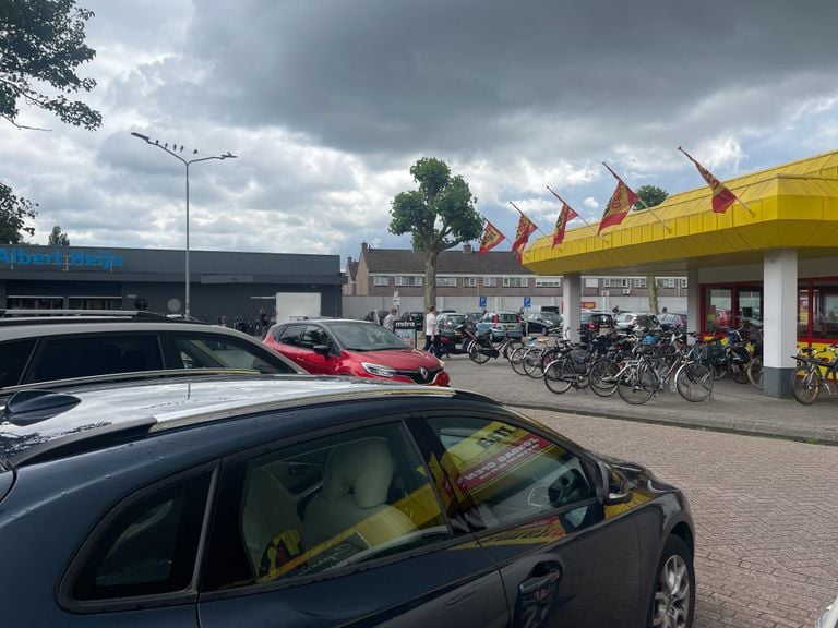 Het parkeerterrein aan de Gruttostraat in Den Bosch (foto: Hans Janssen).