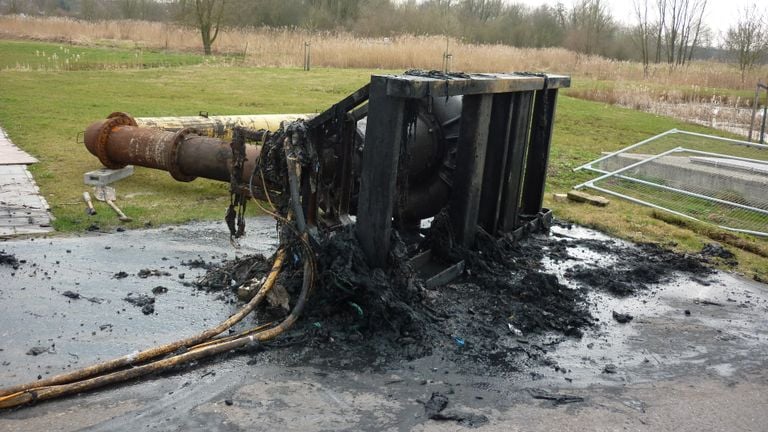 Vochtig toiletpapier in een van de waterzuiveringsinstallaties van waterschap Aa en Maas (foto: waterschap Aa en de Maas).