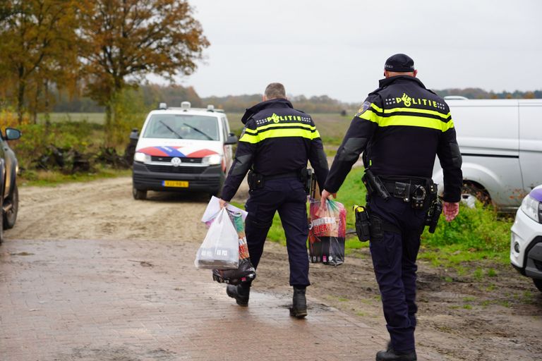 De politie nam bij de controles rond Baarle-Nassau het nodige vuurwerk in beslag (foto: Jeroen Stuve/SQ Vision).