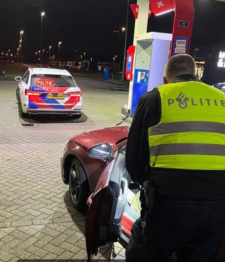 De automobilist kreeg een bekeuring van 317 euro (foto: Instagram verkeerspolitie Zuidwest-Brabant).